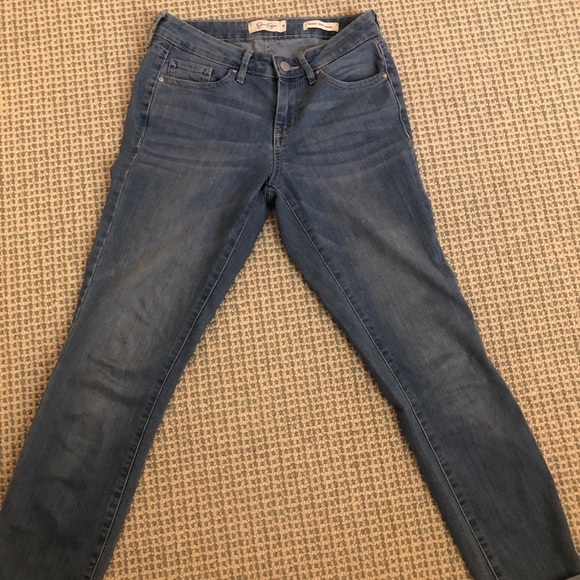 Jessica Simpson cropped ankle jeans - Picture 2 of 4
